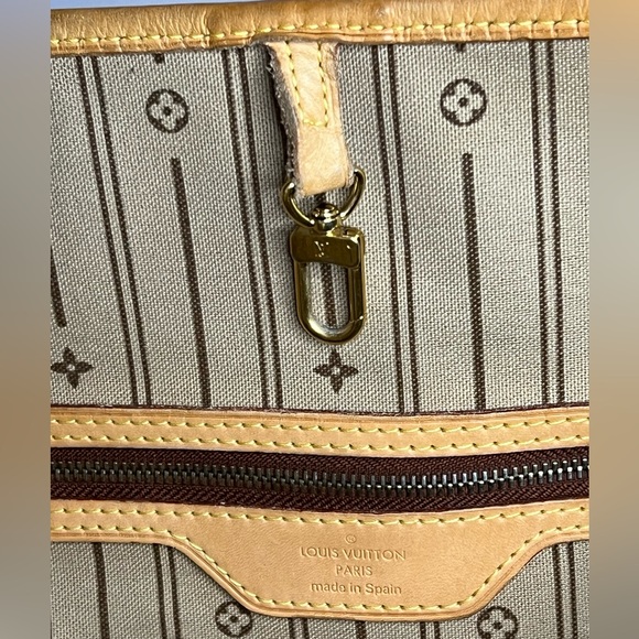 Louis Vuitton Neverfull MM Monogram - Picture 15 of 16